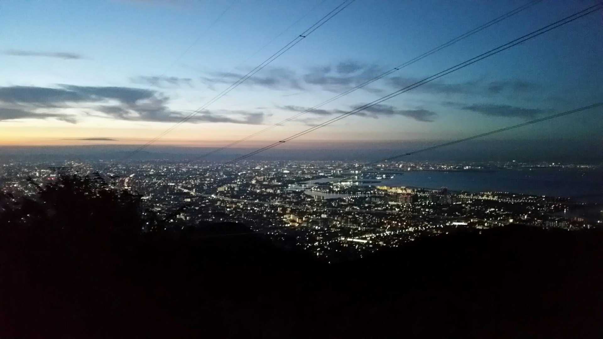 風吹岩手前の見晴しがよいところで。街の灯りがきれい。