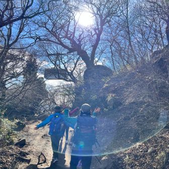 ロープウェイ🚡に手を振る一家😅