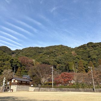 駐車場まで戻ってきたよ🚗
雲が段々になってる☁️
たくさん登ってキツかったけどとても素敵なお山でした⛰️
ありがとうございます😊😊😊