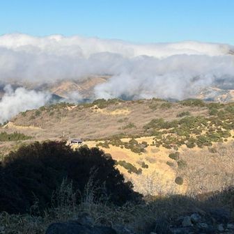 雲が☁️湧いて見てる間に山が隠れていく