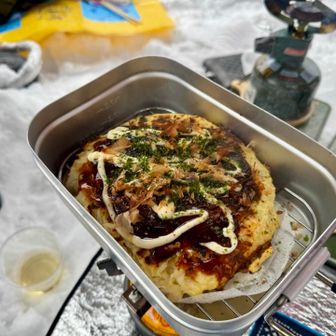 ホットサンドメーカーで焼いてた
お好み焼きも蒸してみた(笑)
フワフワになって美味しかった👍