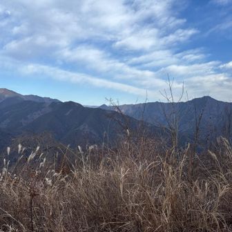 奥多摩三山は間近に大迫力。まずは大岳山と御前山のツーショット！