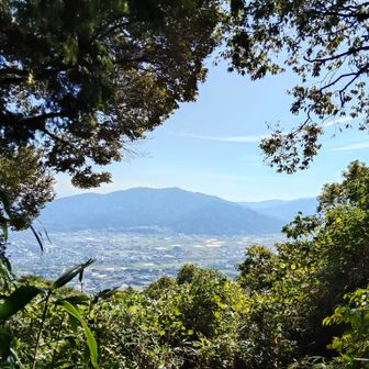 昨日登った油山が正面に見える
