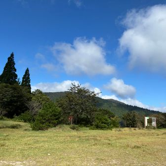 北比良峠から武奈ヶ岳山頂②
風はあるけど、ええ天気！