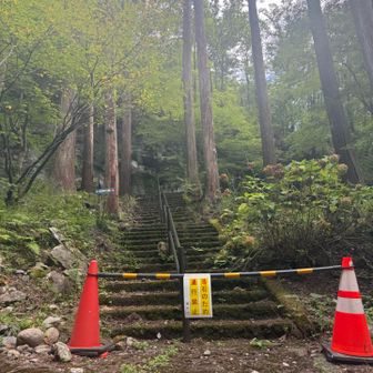 岩清水はこんな手前から通行止め