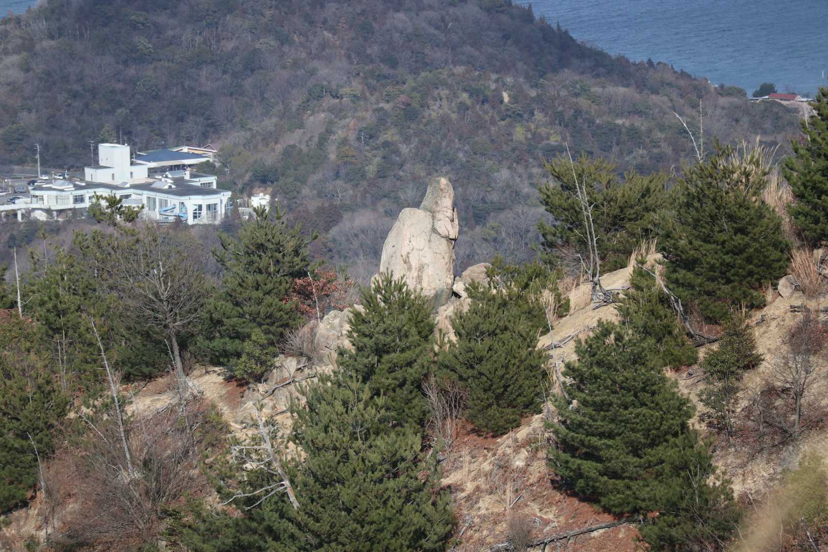 光明岩