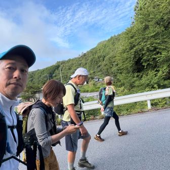 お初のノリさんといつものお嬢さまお二人🤭
のりさん宜しくお願いしまーす♪

のりさん登山初めて1年も経ってないのに、なかなか険しい冬山に色々行ったり、先日はテン泊装備14.5kgを背負って蓮華温泉から白馬まで歩いたりと凄い素質の持ち主です！