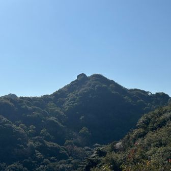 立石山⛰️山頂はコブのような山頂❗️