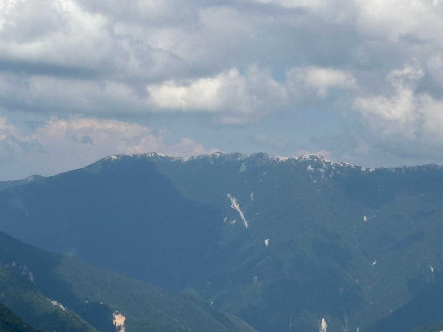 燕岳も見える