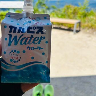 帰路の原山山頂で再び、カルピスパワーを補給😋