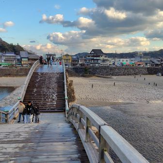 錦帯橋っぽい写真撮るの難しき。