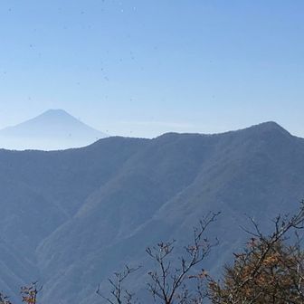 眺望めちゃ良い！鷹ノ巣(→)越しの富士山
