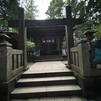 奥之院でだいぶ暗くなってきた