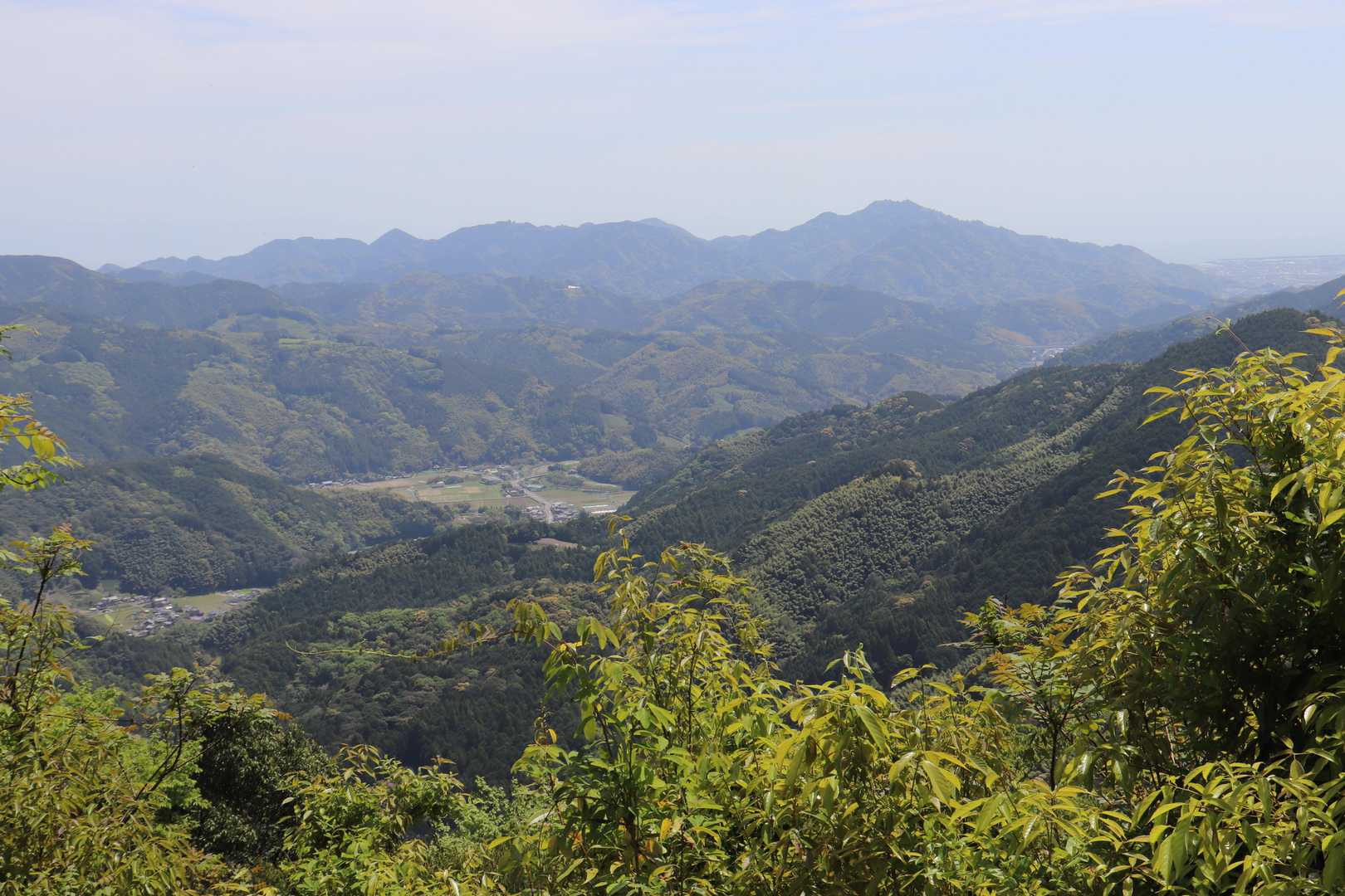 右から高草山・満観峰・丸子富士