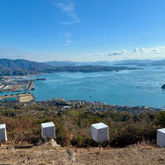 絶景です(´∀｀=)この四角いものが「万」の形に配置されているようです。