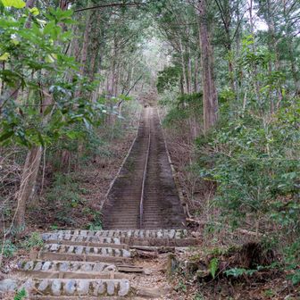 心臓破りの急階段