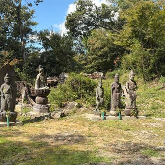六観音の石仏
秀吉の朝鮮出兵の際，毘沙門天とともに藤堂高虎がもたらしたとされる