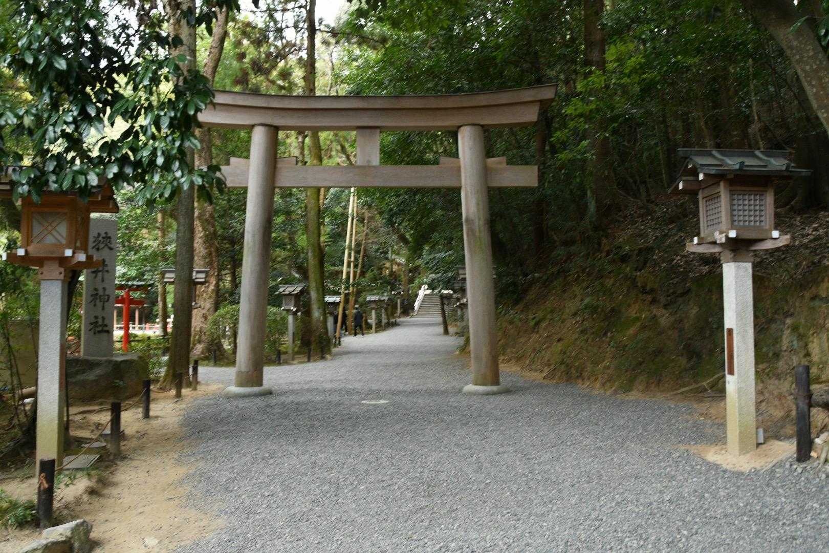 大神神社二の鳥居前バス停-大神神社-狭井神社-三輪山 往復コースの写真
