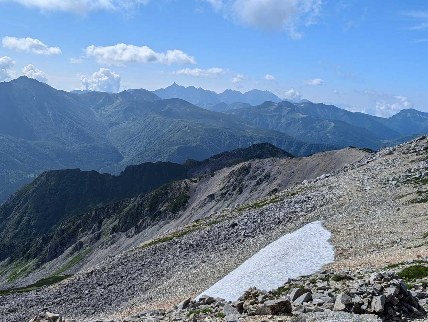 薬師岳ピ−クより槍ヶ岳が