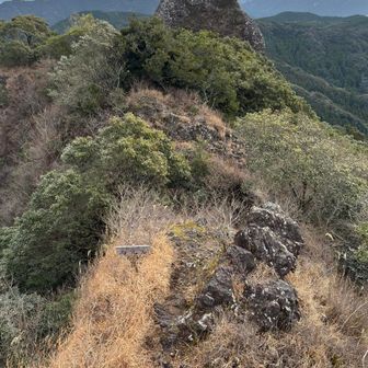 鳥兜岩です。初めて近くまで来ました。