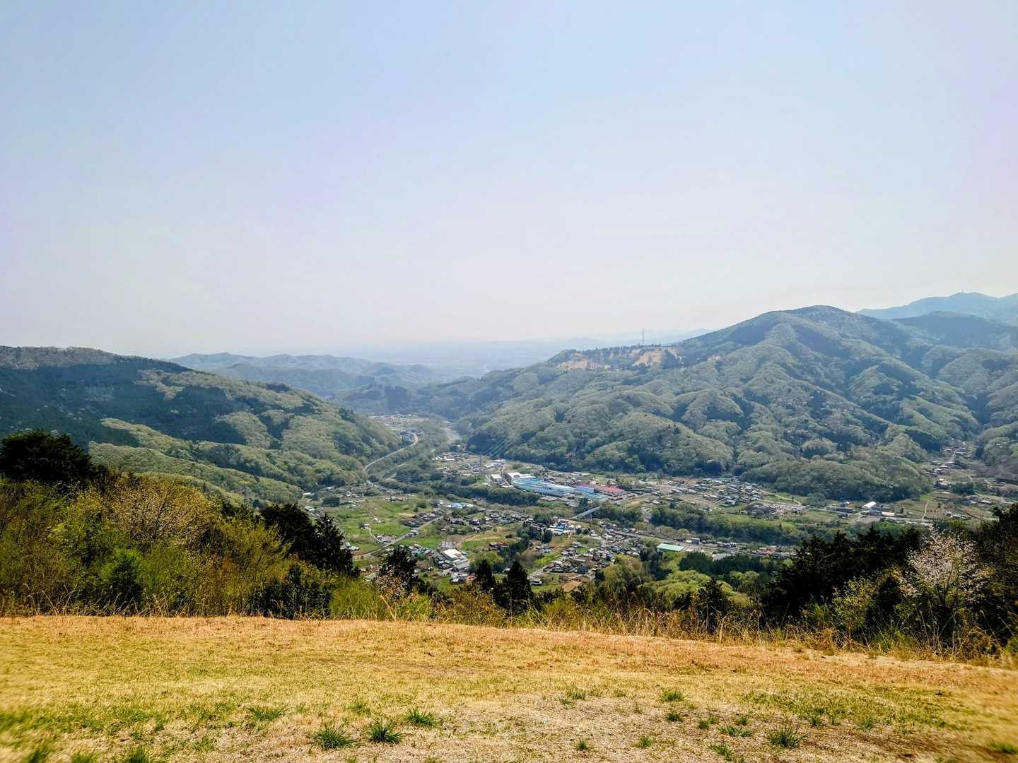 誰もいない静かな山頂