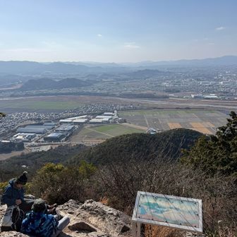 展望台にて。先は、途中の展望地を教えて下さった別のお二人さん。