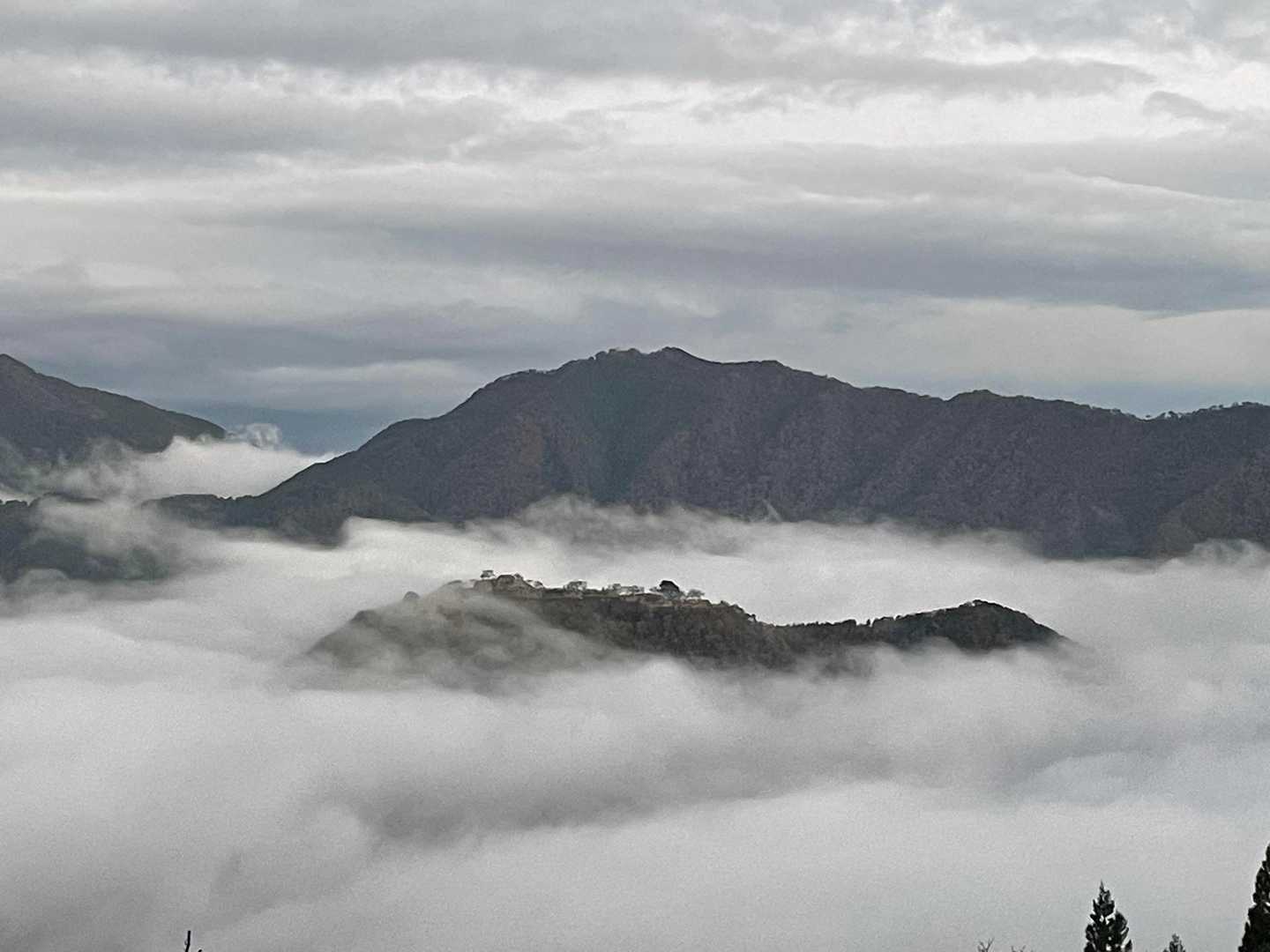 雲海に浮かぶ竹田城跡