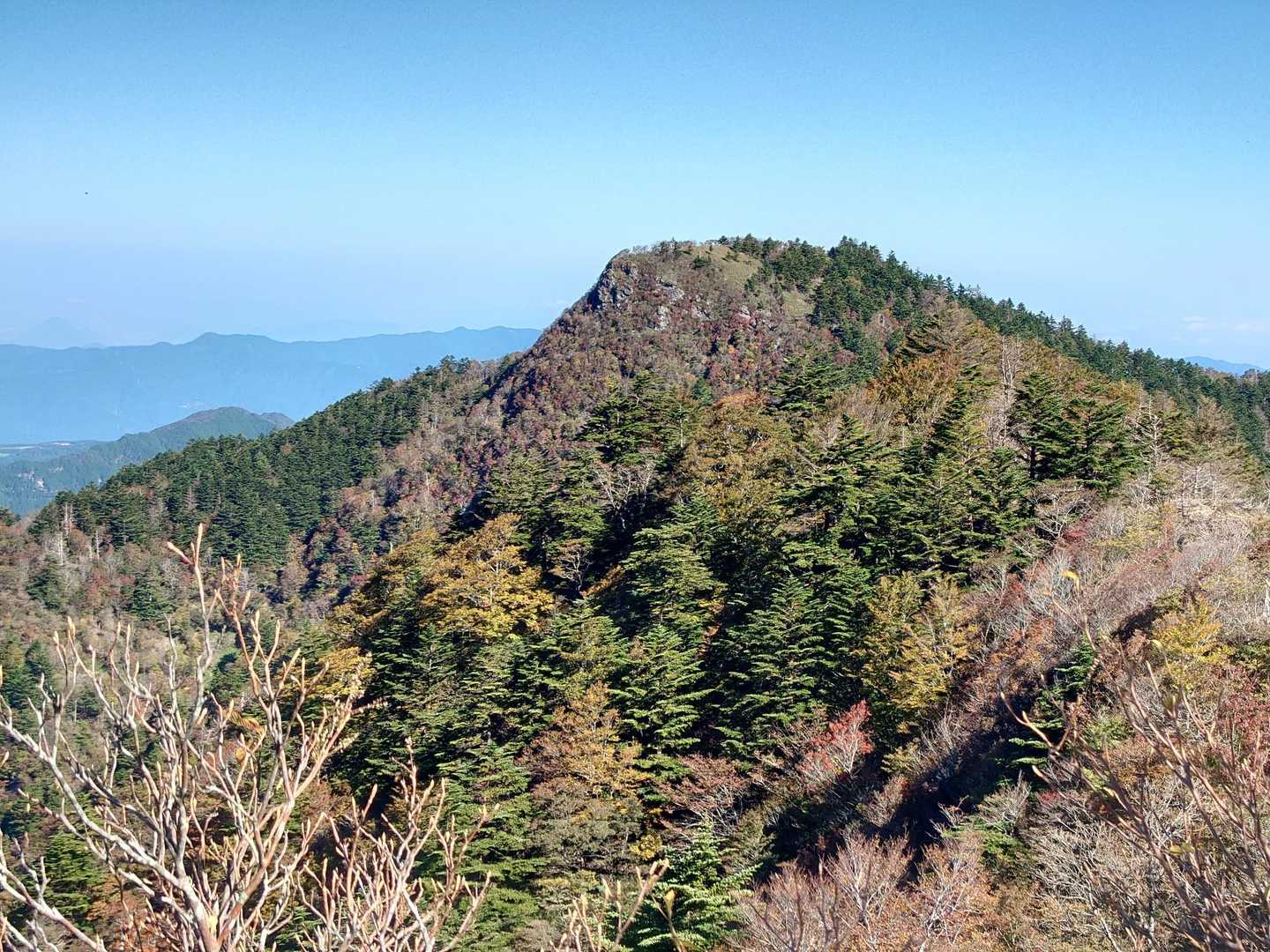 お、出たな烏帽子山
なかなか格好いいじゃないか
