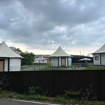キャンプ場、平日だから誰も居ないね😅

詳細不明🤨⁉️
入口に、チラシとか貼って欲しいね
