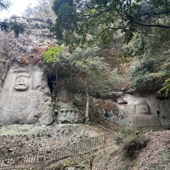 磨崖仏。