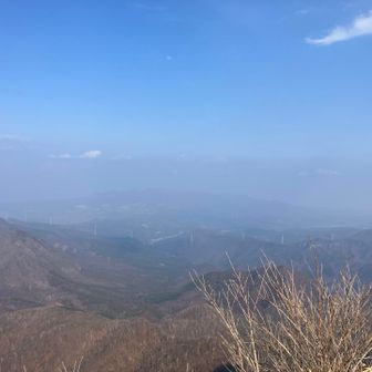 榛名山、赤城山方面だと思いますが、霞んでてあまりよく見えません😶‍🌫️