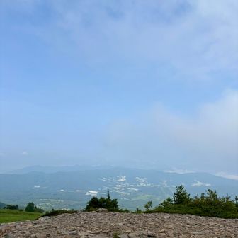 今日はこの山頂だけでも眺望あって良かった♪
ずっとここにいたいくらいの涼しさ😊