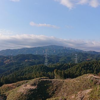 眺めが良さそうなとこ
わぁ！気持ちいい～！

脊振山系の九千部山も見えま～す！