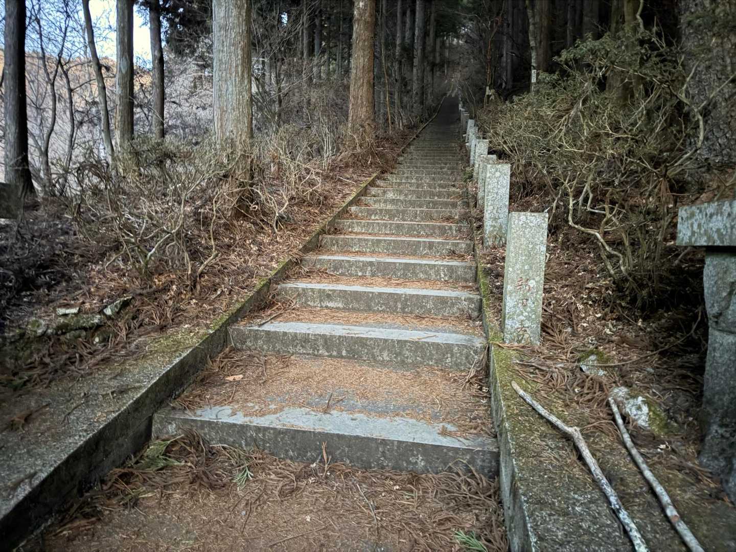 まずはいきなりの有名な階段です。約400段あります。