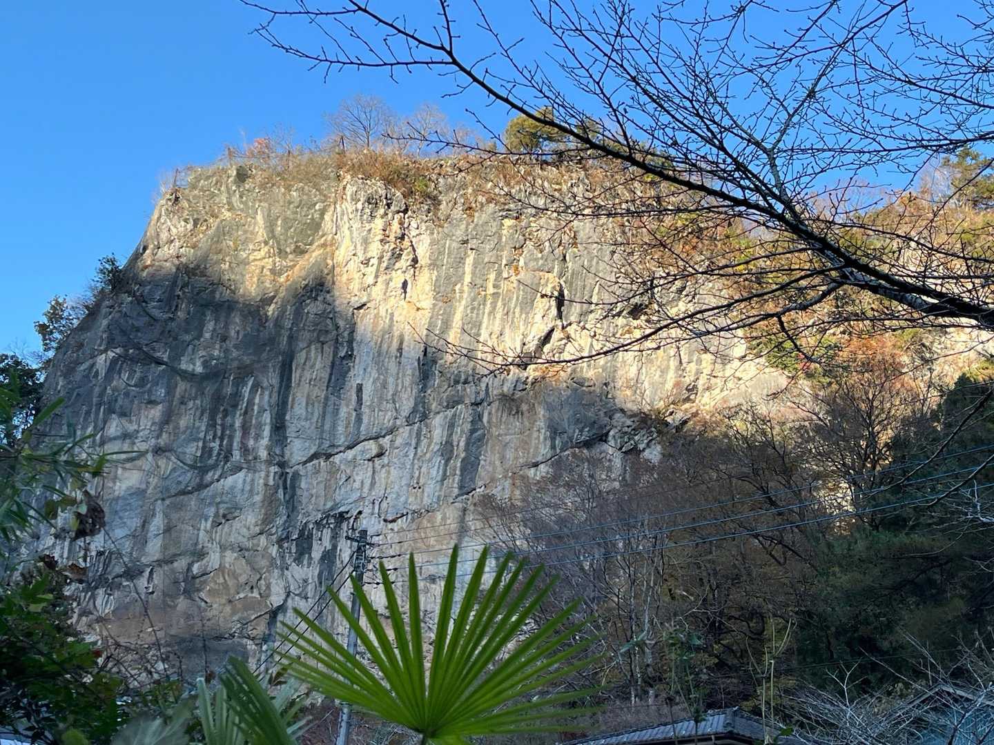 おーっ、絶景
ここに鍾乳洞があるそうです