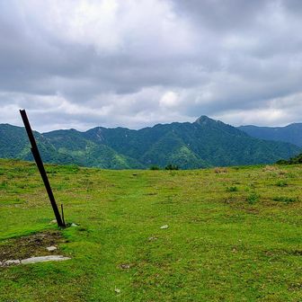 御在所方面は雲モクモク