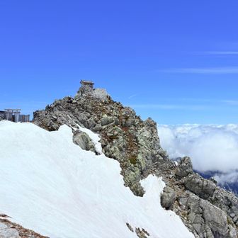 雄山の神社へ