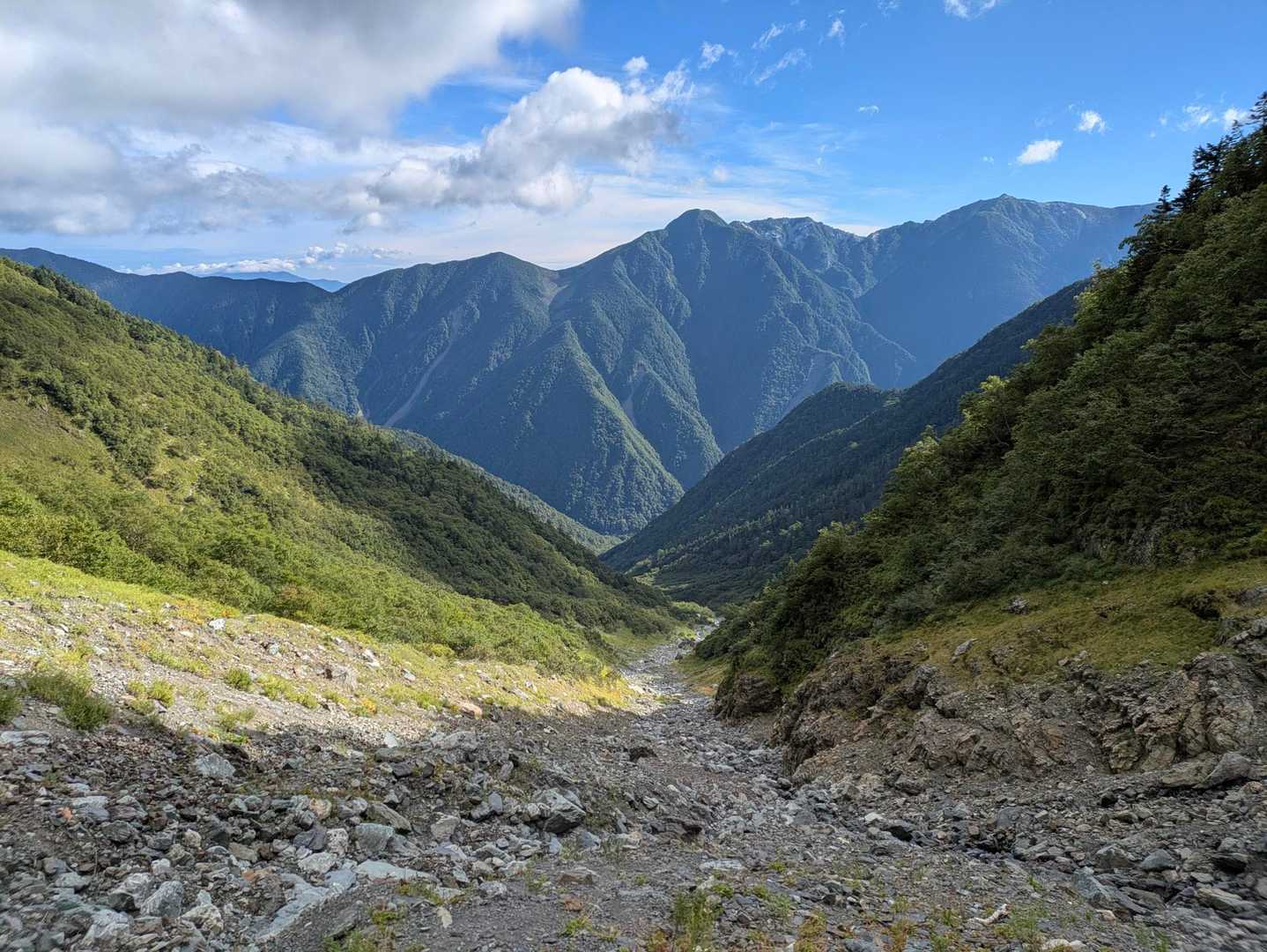 左俣コース。長いザレ場で、ここが1番疲れたかも(;_;)