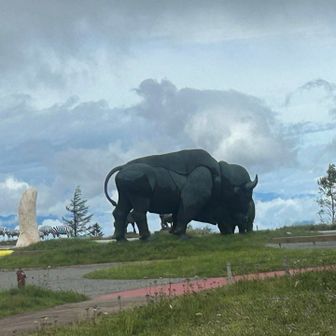 🐃

美ヶ原高原美術館とこまで戻って来ました
