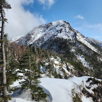 これから向かう西天狗岳