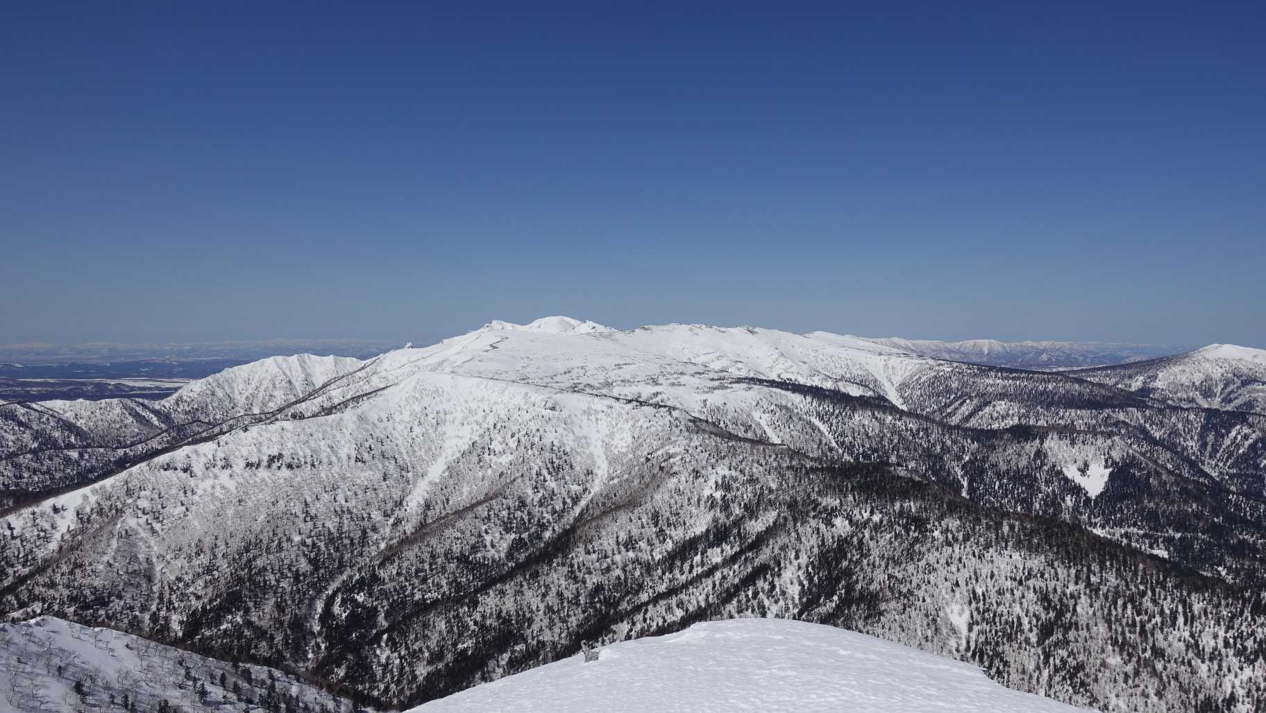 山頂からニセイカウシュッペ山方面