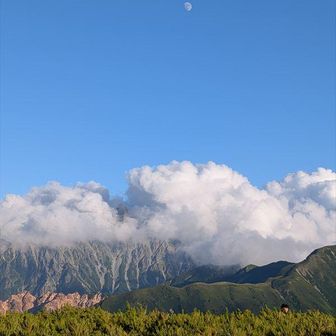 硫黄尾根に雲が湧きます