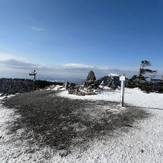 北横岳。14時だと誰もいません。
16時が最終ロープウェイです🚡