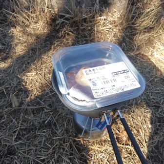 おやつ休憩
本当はカップお汁粉が食べたかったけど無かったのでこいつを湯煎する