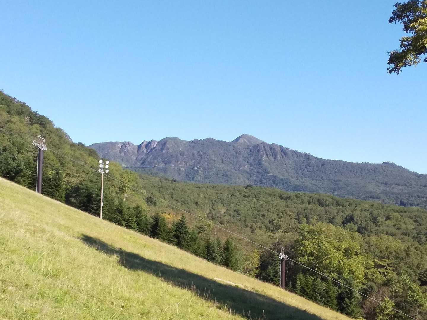 ｳﾜｧ~🎵ｵﾛﾌﾚ山⛰️横から見る崖岩‼️
ｶｯｺｲｲ~🤩