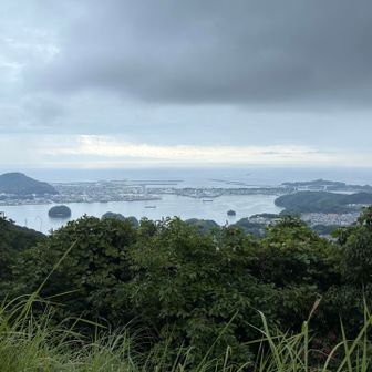 土佐湾
普段見ることのない太平洋側の景色

上空の黒い雲が気になりますが…
まだ大丈夫！
