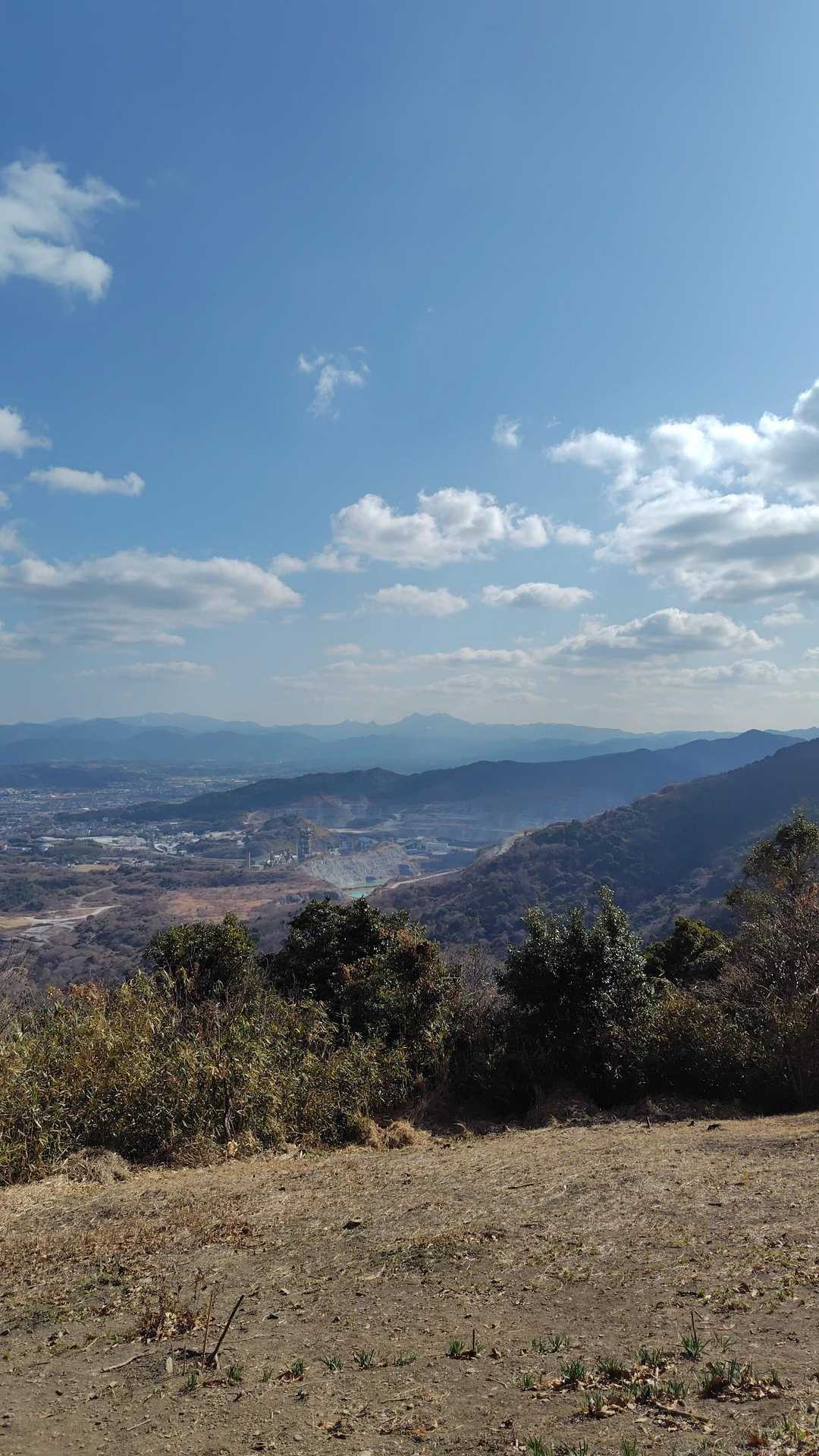 山頂より英彦山を眺める✨