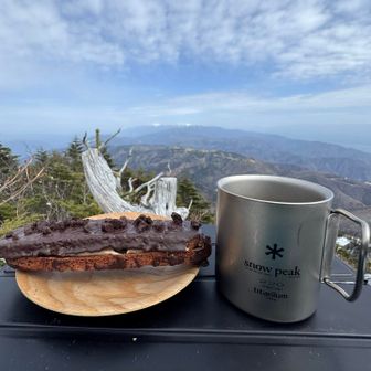 コーヒーブレイク☕
デザートもクッキー生地で水分が持ってかれる😅