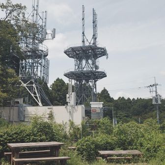 城山山頂の電波塔
