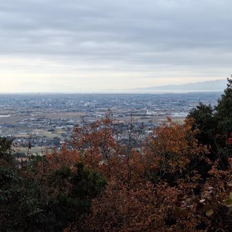 展望台からは、南の佐賀平野が広がり、有明海、雲仙、多良山系が望めた😆